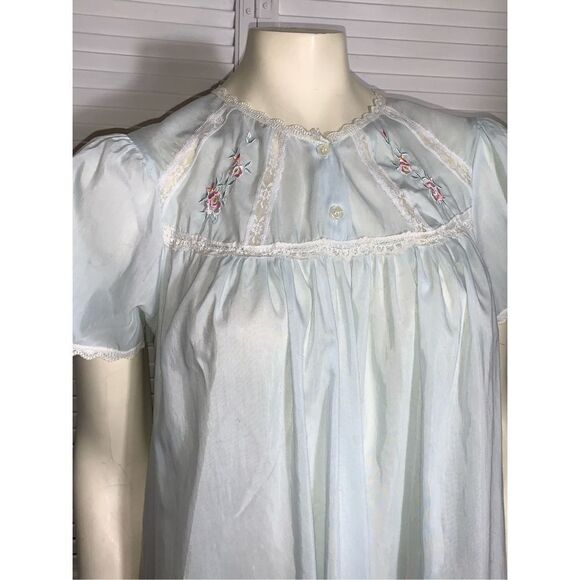 Vintage Character Baby Blue Embroidered Nightgown Medium - Picture 2 of 12